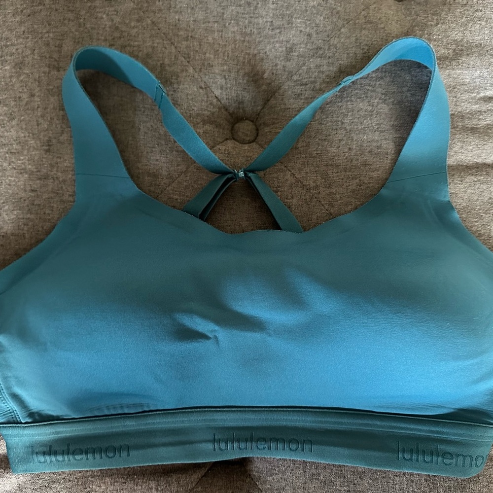Gently used Lululemon bra 34D